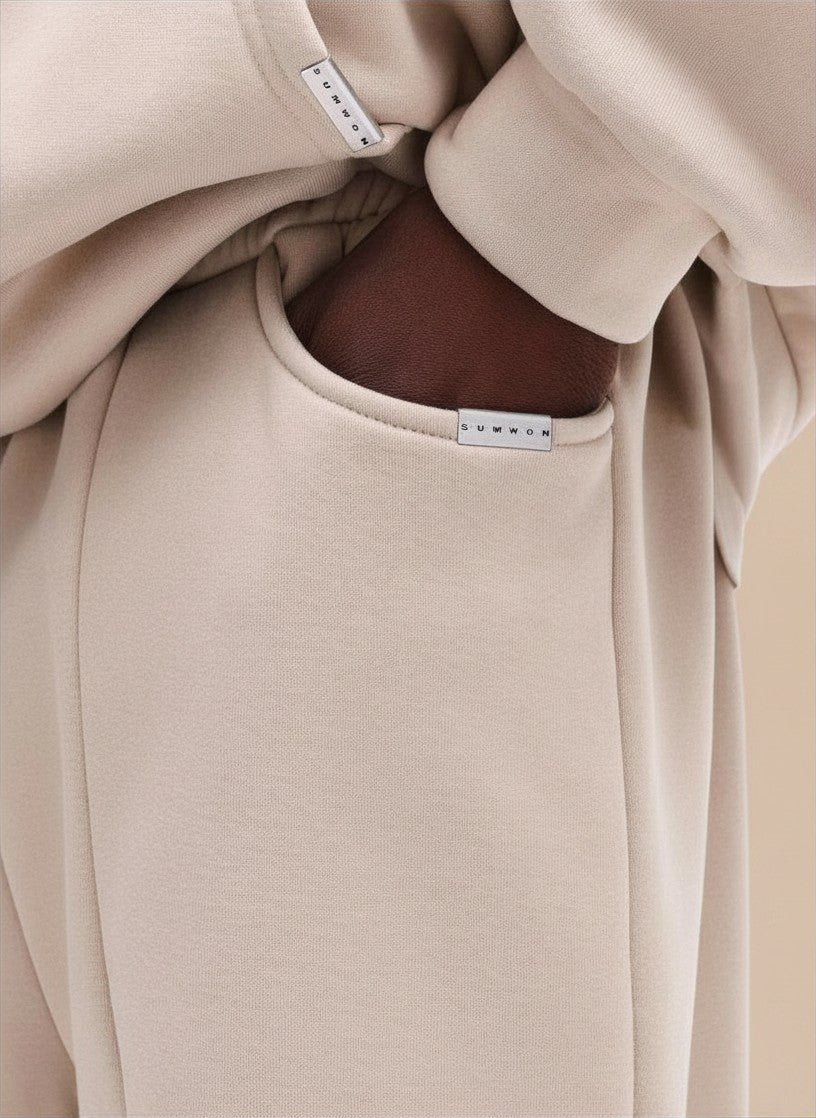 Sandfarbener Essential Hoodie